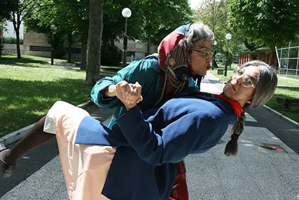 Atsoak Dantzan - umore sozialeko ikuskizuna - ikuskizunaren argazkia