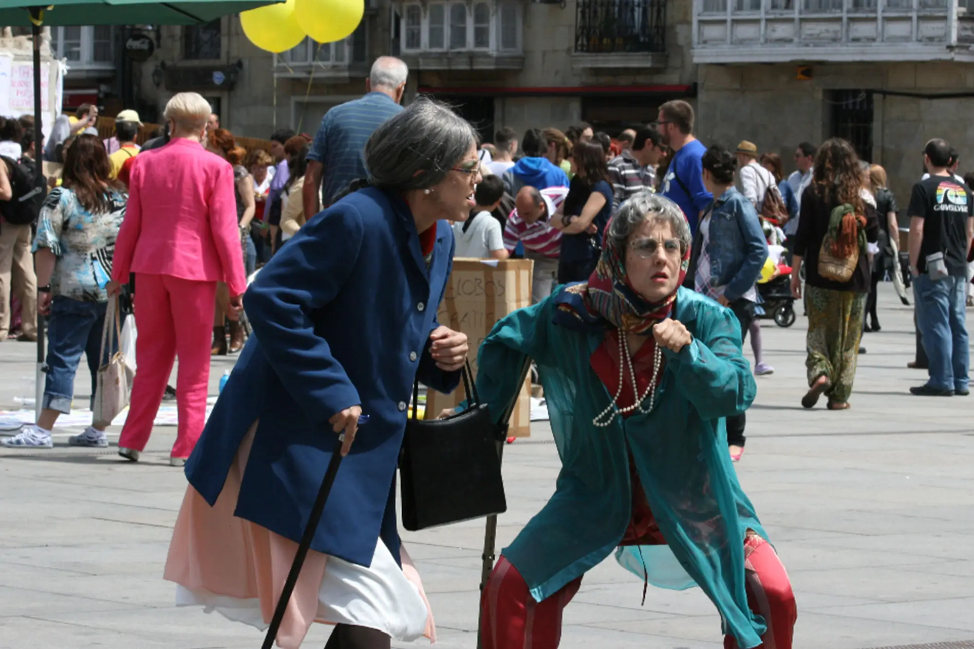 Atsoak Dantzan - umore sozialeko ikuskizuna - ikuskizunaren argazkia 6