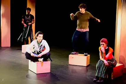 Espectáculo teatral didáctico para jóvenes RedNudes - foto espectáculo 4